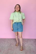 Load image into Gallery viewer, Britt Medium Wash Denim Shorts