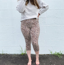 Load image into Gallery viewer, Karli Cropped Leggings
